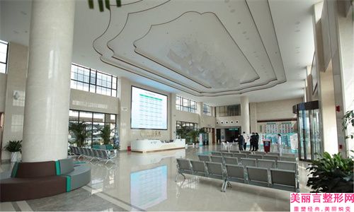 阜新医林医疗美容整形医院价格收费表来了附彩光嫩肤治疗青春痘案例