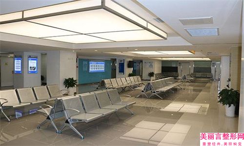 新乡市第二人民医院整形美容科正规么-抽脂肥手术费用表明细公布