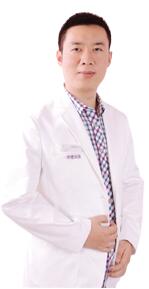 李亮