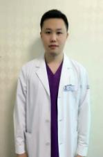 厦门现代口腔门诊部杨立明
