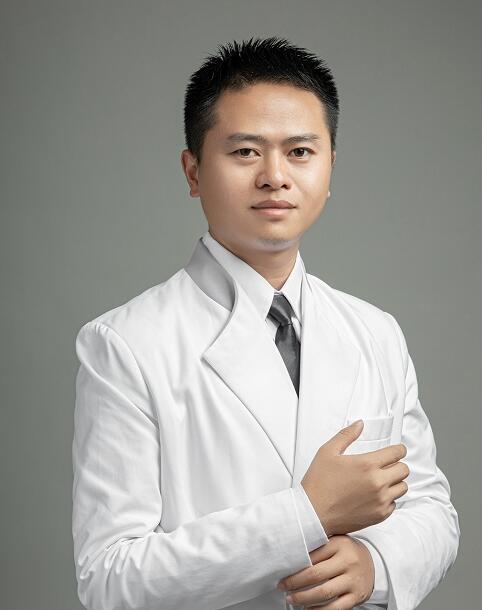 舟山艾美医疗美容门诊部胡招兵