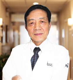 顺德永鹏口腔门诊部易仁祥
