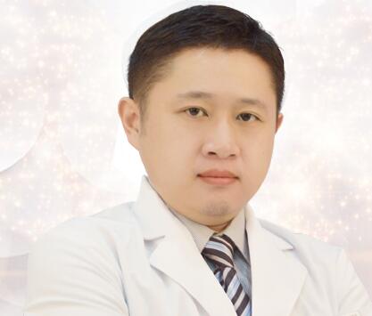 深圳璧丽维纳医疗美容门诊部周伟