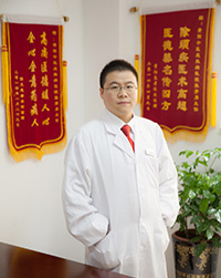 贵阳中医皮肤病医院植发中心张芳勇