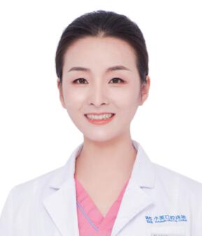 重庆小美口腔门诊部杨成娇