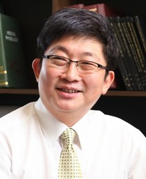 重庆爱思特整形美容医院李宇容