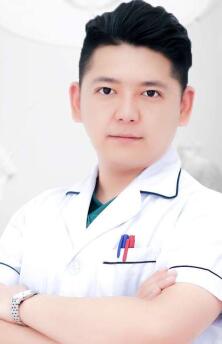 乌鲁木齐梁青松星范医疗美容门诊部唐齐