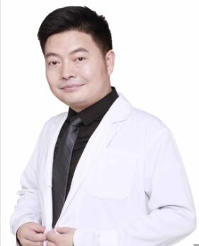 成都瑞华医疗美容医院杨平