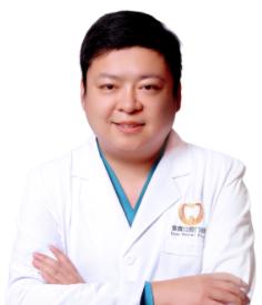 珠海雏鹰口腔门诊部焦磊