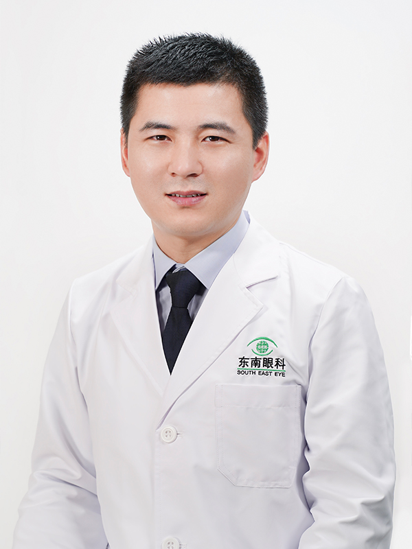 福州东南眼科医院房鑫鑫