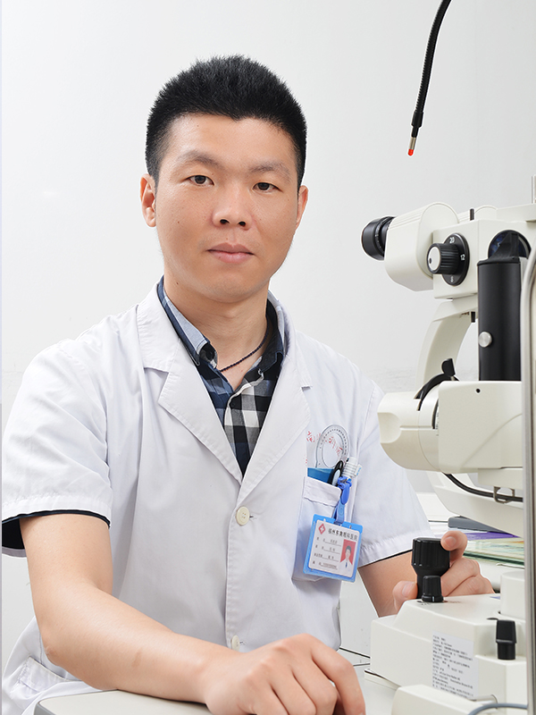 福州东南眼科医院刘进清