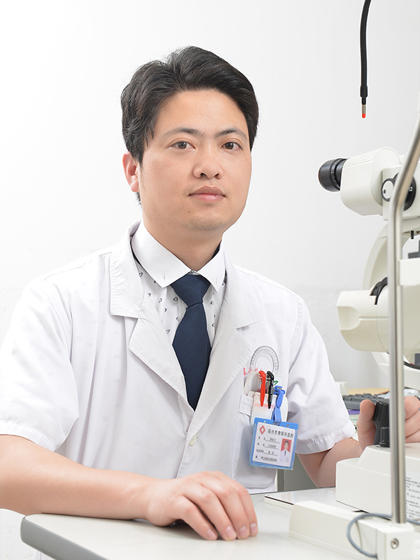 福州东南眼科医院谢威义