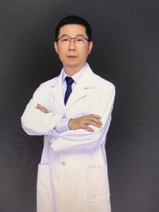 成都蜜拉贝儿医疗美容门诊部李向东