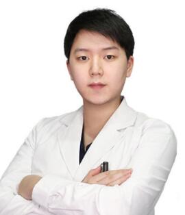重庆嘉悦口腔医院冯牧夷